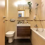 Long Heaven - Comfortable & Spacious In Baneasa Apartment Bukarest