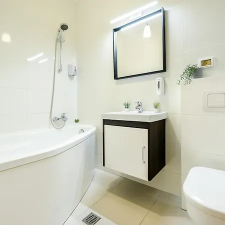 Long Heaven - Comfortable & Spacious In Baneasa *