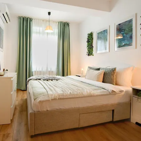 Long Heaven - Comfortable & Spacious In Baneasa ブカレスト