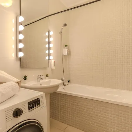 Long Heaven - Comfortable & Spacious In Baneasa