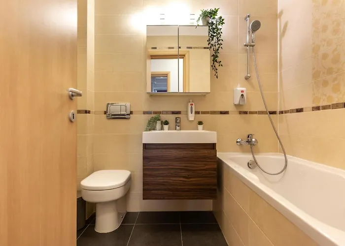 Long Heaven - Comfortable & Spacious In Baneasa Apartment Bukarest