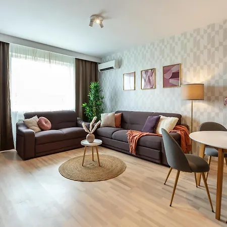 Apartman Long Heaven - Comfortable & Spacious In Baneasa